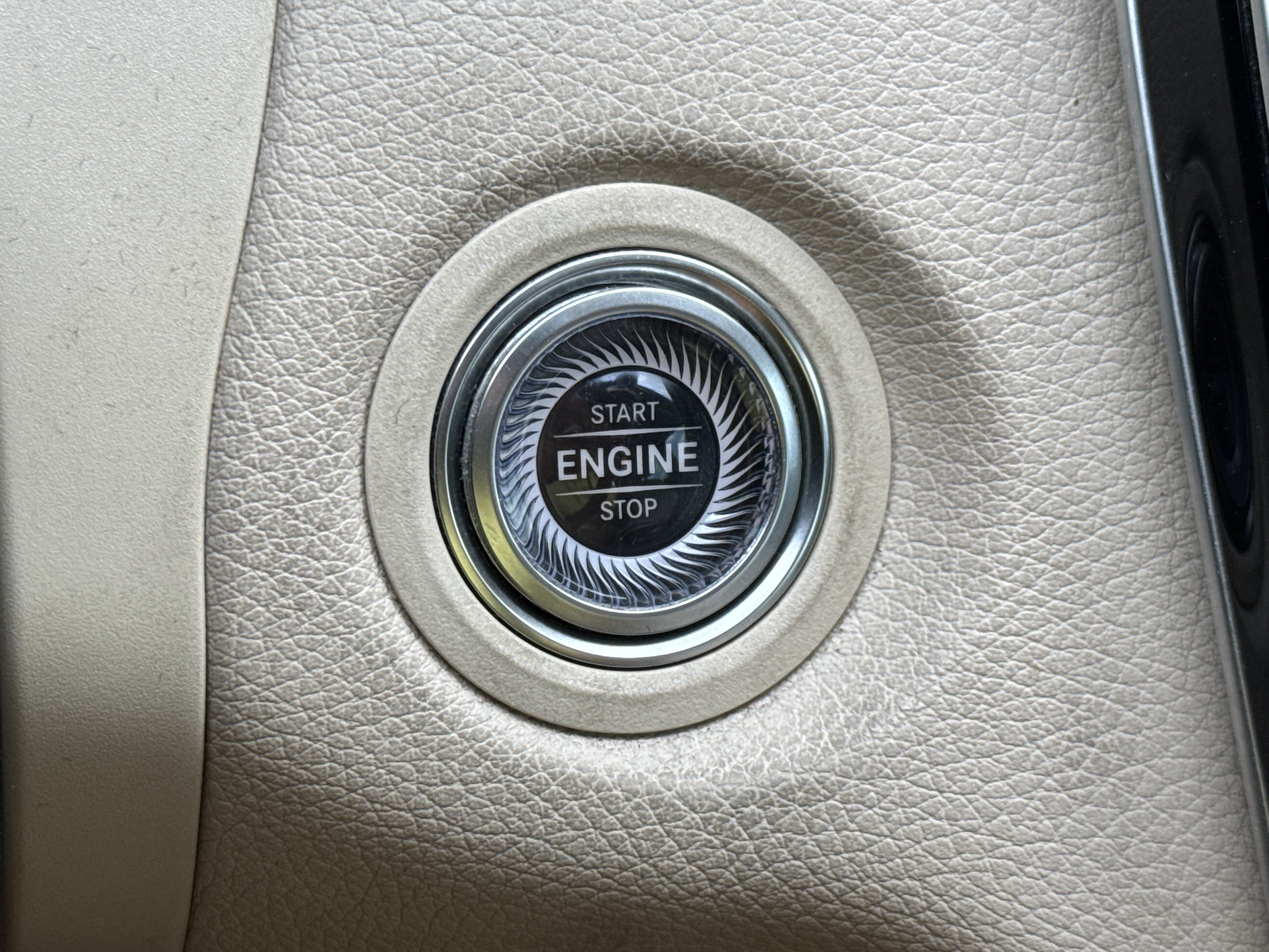 Used 2019 Mercedes-Benz C 300 Sedan image 25
