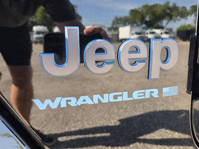 Used 2025 Jeep Wrangler Unlimited Sahara w/ Safety Group AWD/4WD image 13