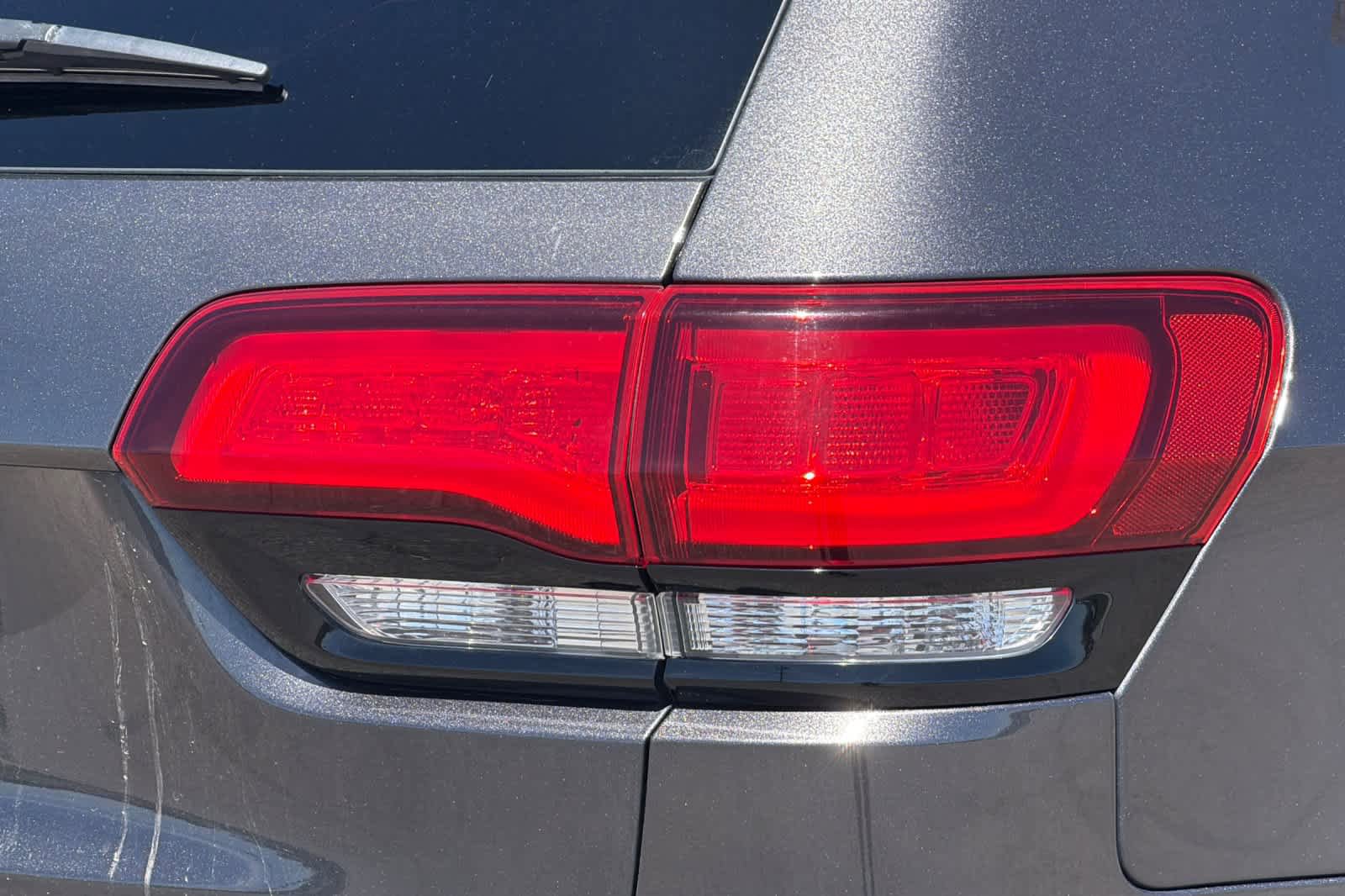 Used 2018 Jeep Grand Cherokee Altitude AWD/4WD image 28