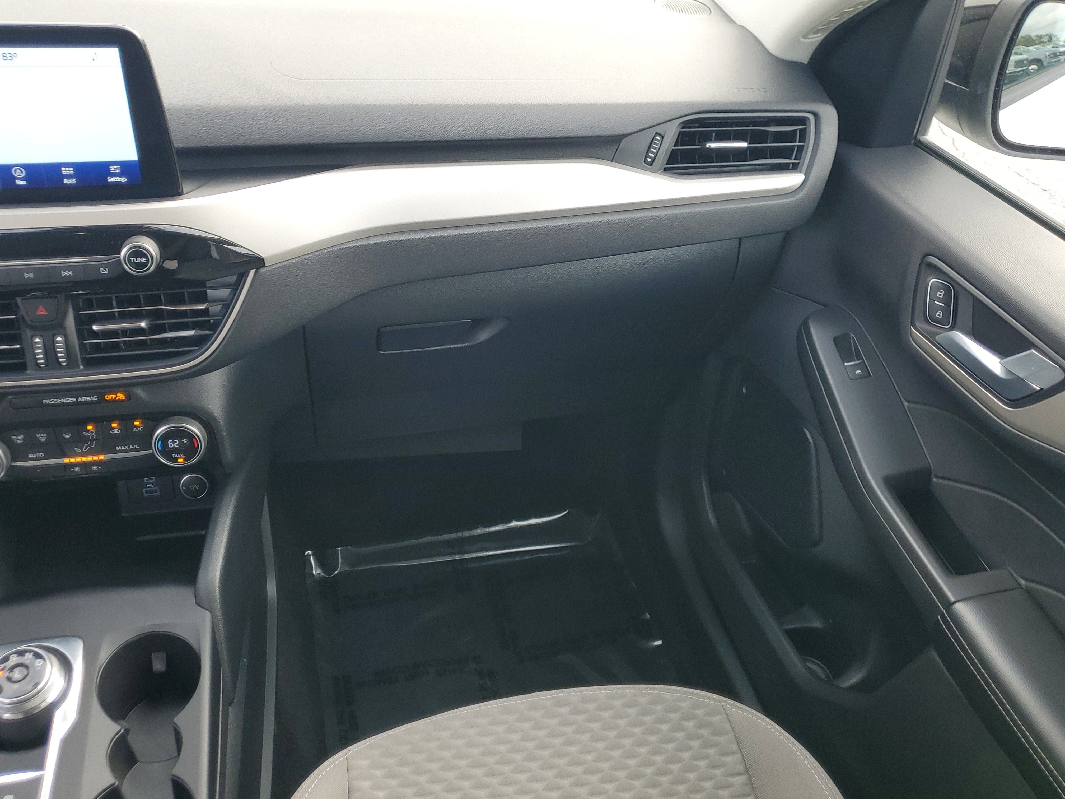 Certified 2021 Ford Escape SE w/ SE Sport Appearance Package image 17