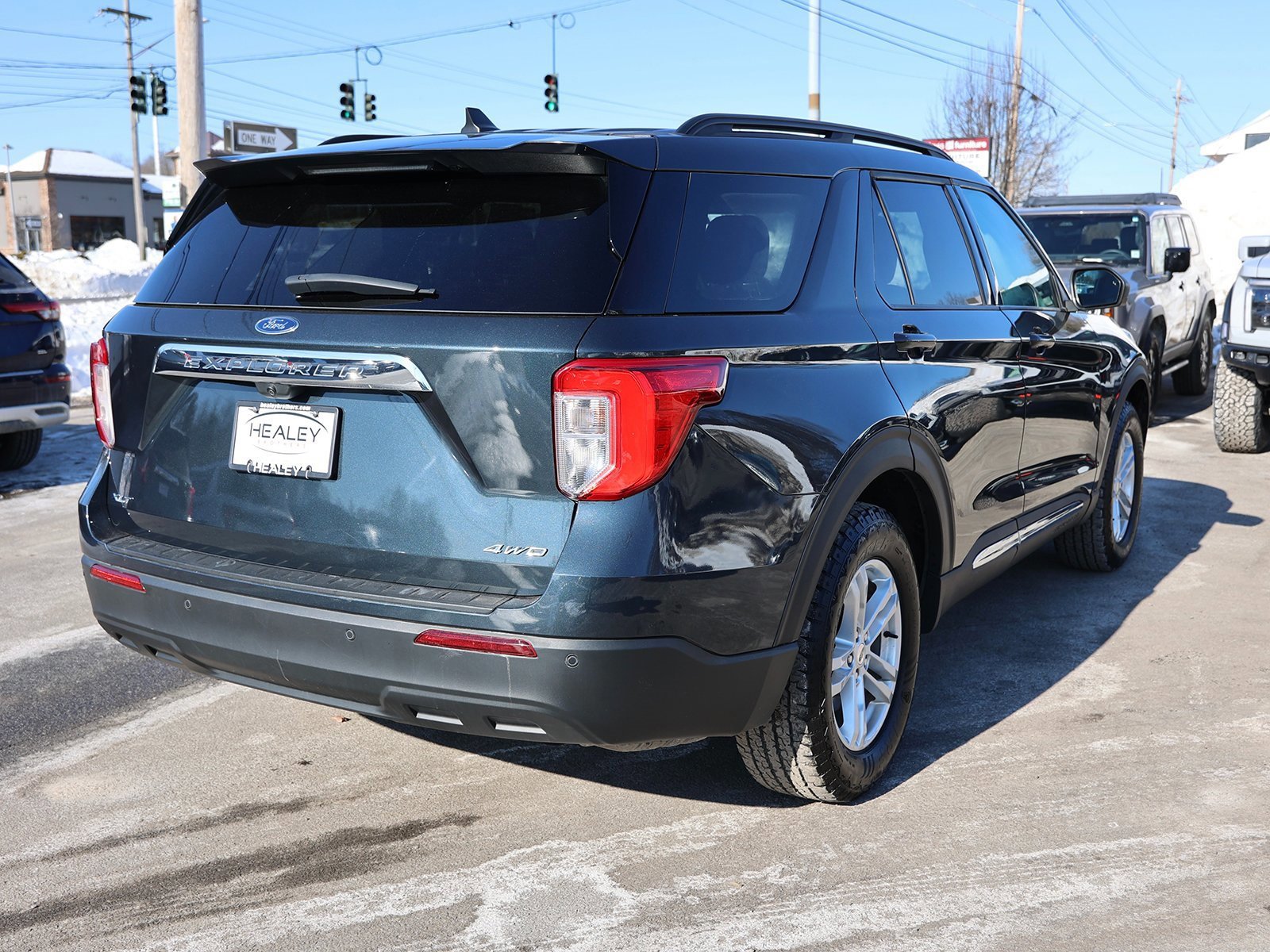 Certified 2023 Ford Explorer XLT image 4