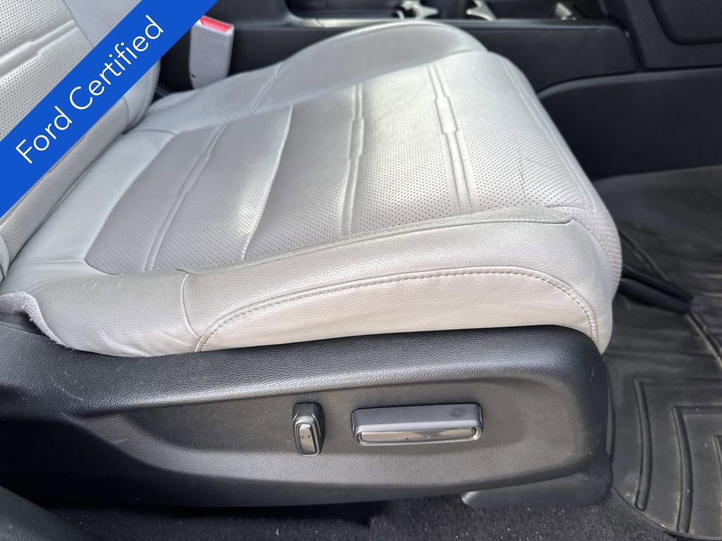 Used 2017 Honda CR-V Touring image 12