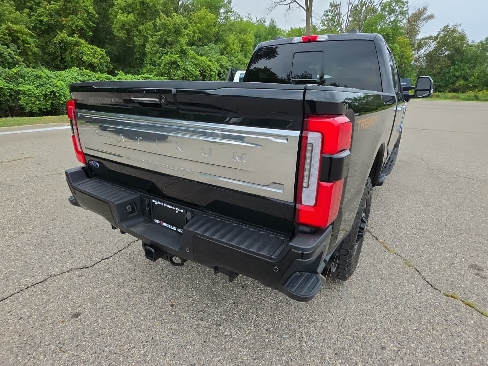 Certified 2023 Ford F250 Platinum w/ Tremor Off-Road Package AWD/4WD image 9