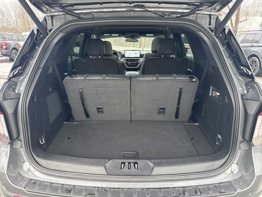 Certified 2025 Ford Explorer ST-Line image 17
