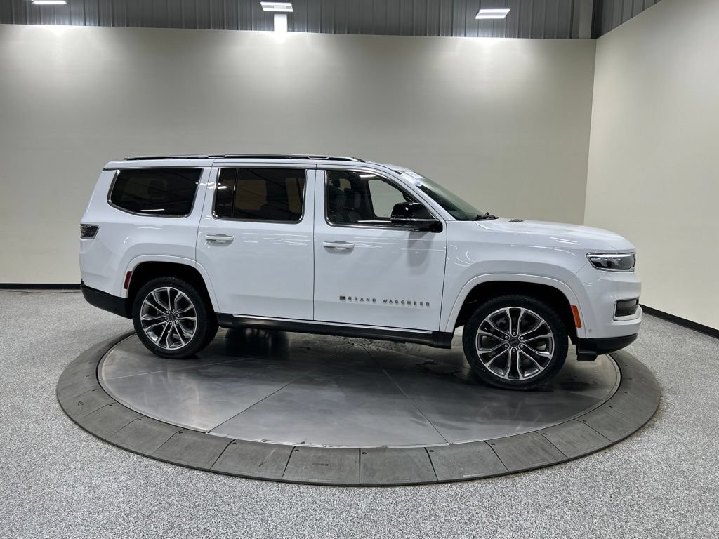 Used 2023 Jeep Grand Wagoneer Series III AWD/4WD image 6