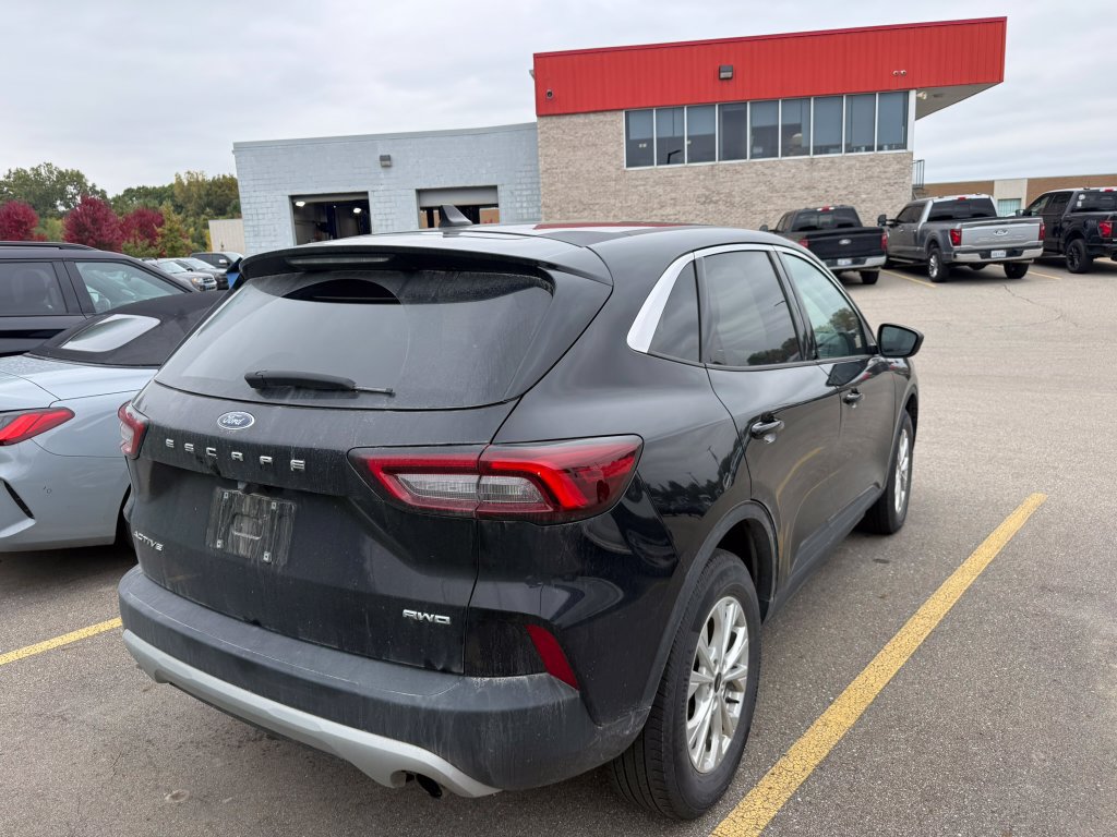 Certified 2023 Ford Escape Active AWD/4WD image 8