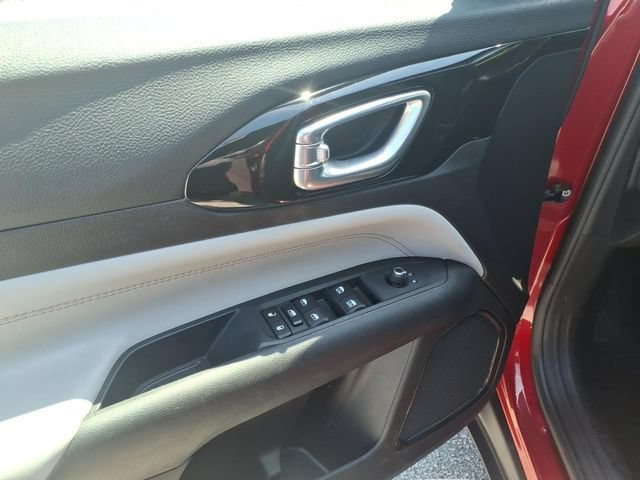 Used 2025 Jeep Compass Limited AWD/4WD image 15