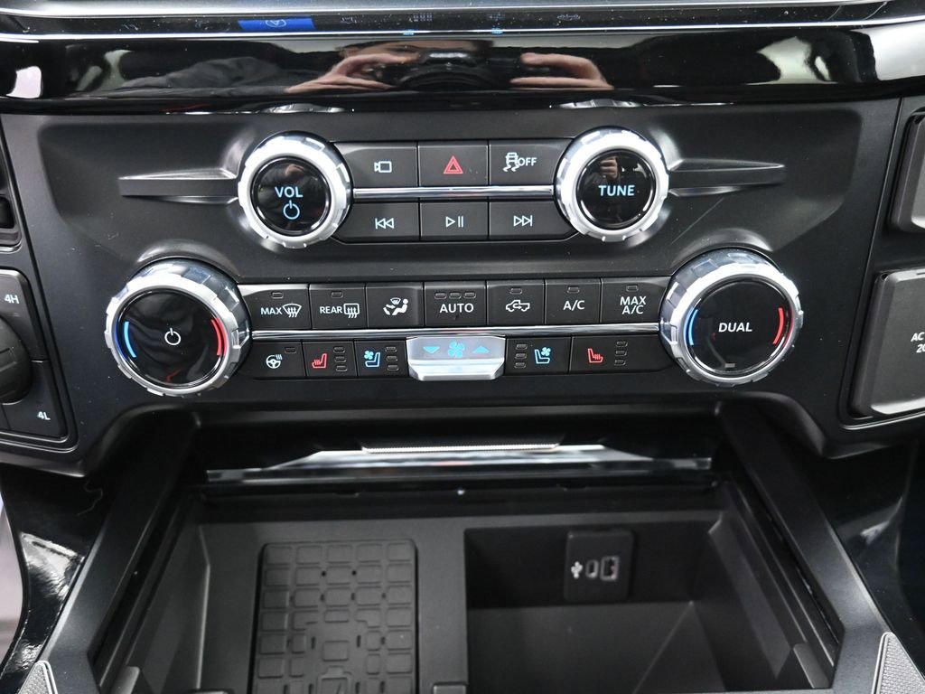 Certified 2026 Ford F250 Lariat w/ Lariat Ultimate Package image 3