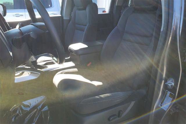 Used 2024 Nissan Frontier SV image 11