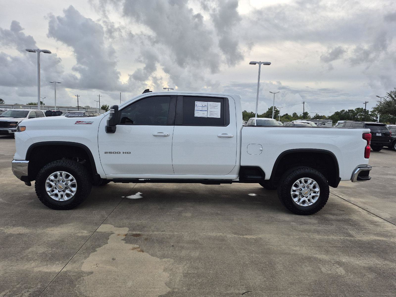 Used 2024 Chevrolet Silverado 2500 LT AWD/4WD image 13