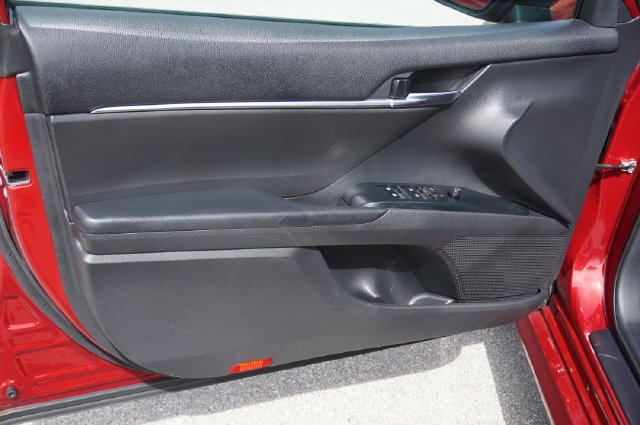 Used 2020 Toyota Camry LE FWD image 22