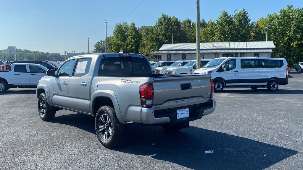 Used 2018 Toyota Tacoma TRD Sport w/ Technology Package RWD image 7