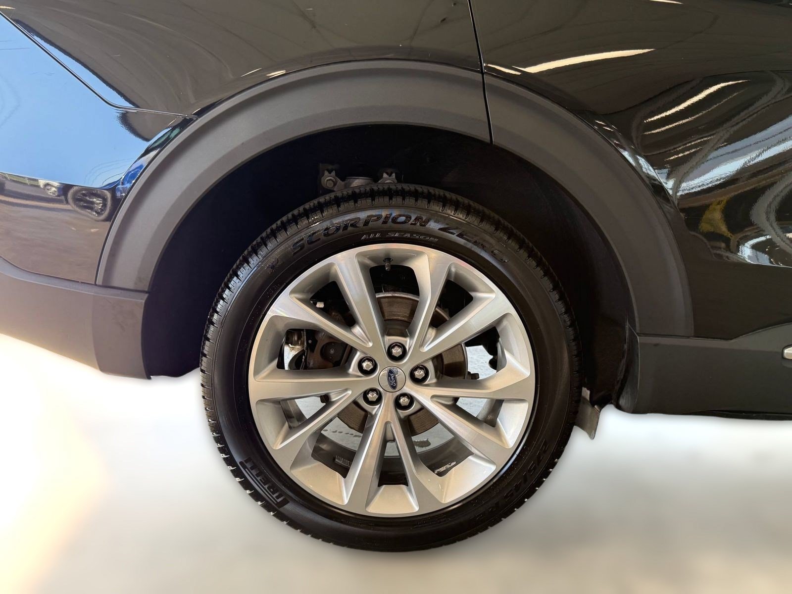 Certified 2022 Ford Explorer Platinum w/ Equipment Group 601A AWD/4WD image 13
