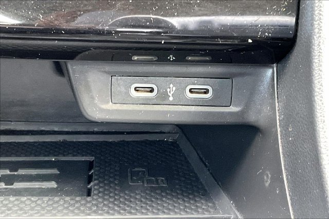 Used 2025 Volkswagen Jetta SE FWD image 34