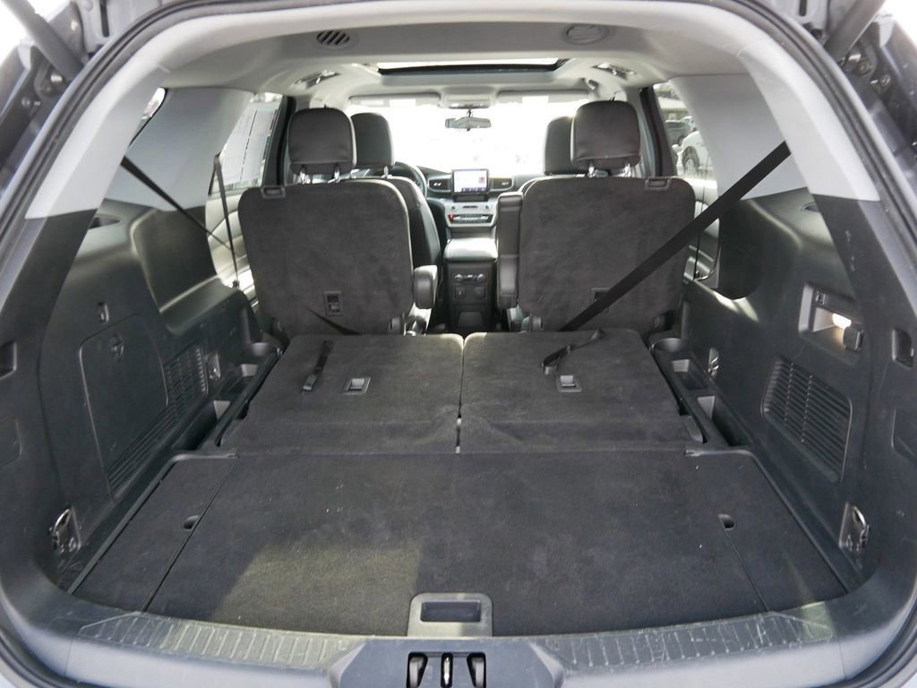 Certified 2022 Ford Explorer XLT w/ Equipment Group 202A image 21