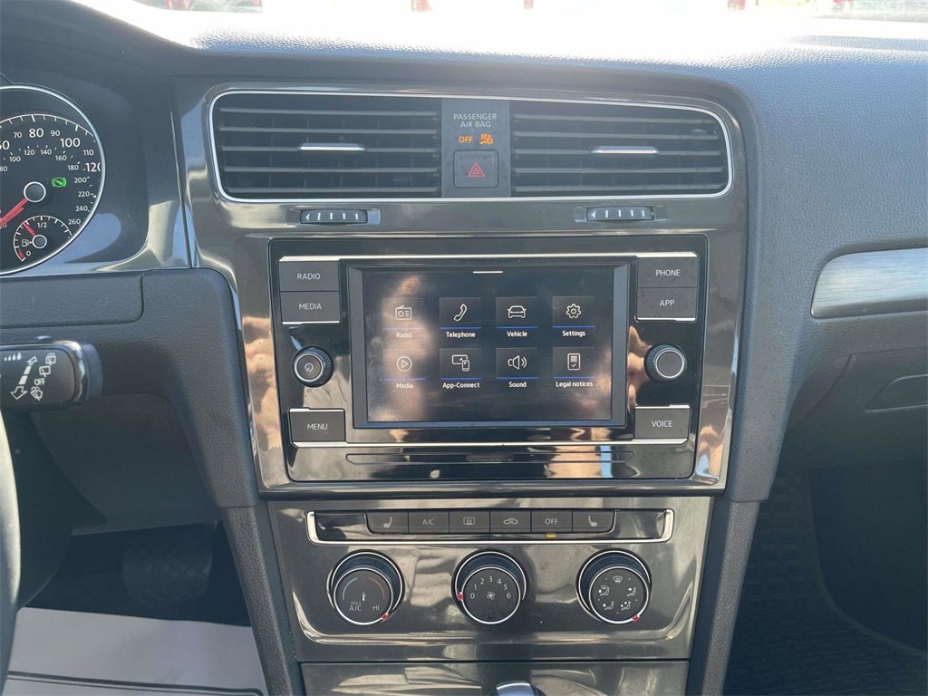 Used 2020 Volkswagen Golf 4-Door image 21