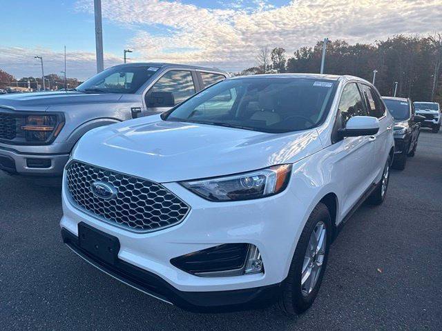 Certified 2023 Ford Edge SEL w/ Convenience Package AWD/4WD image 3