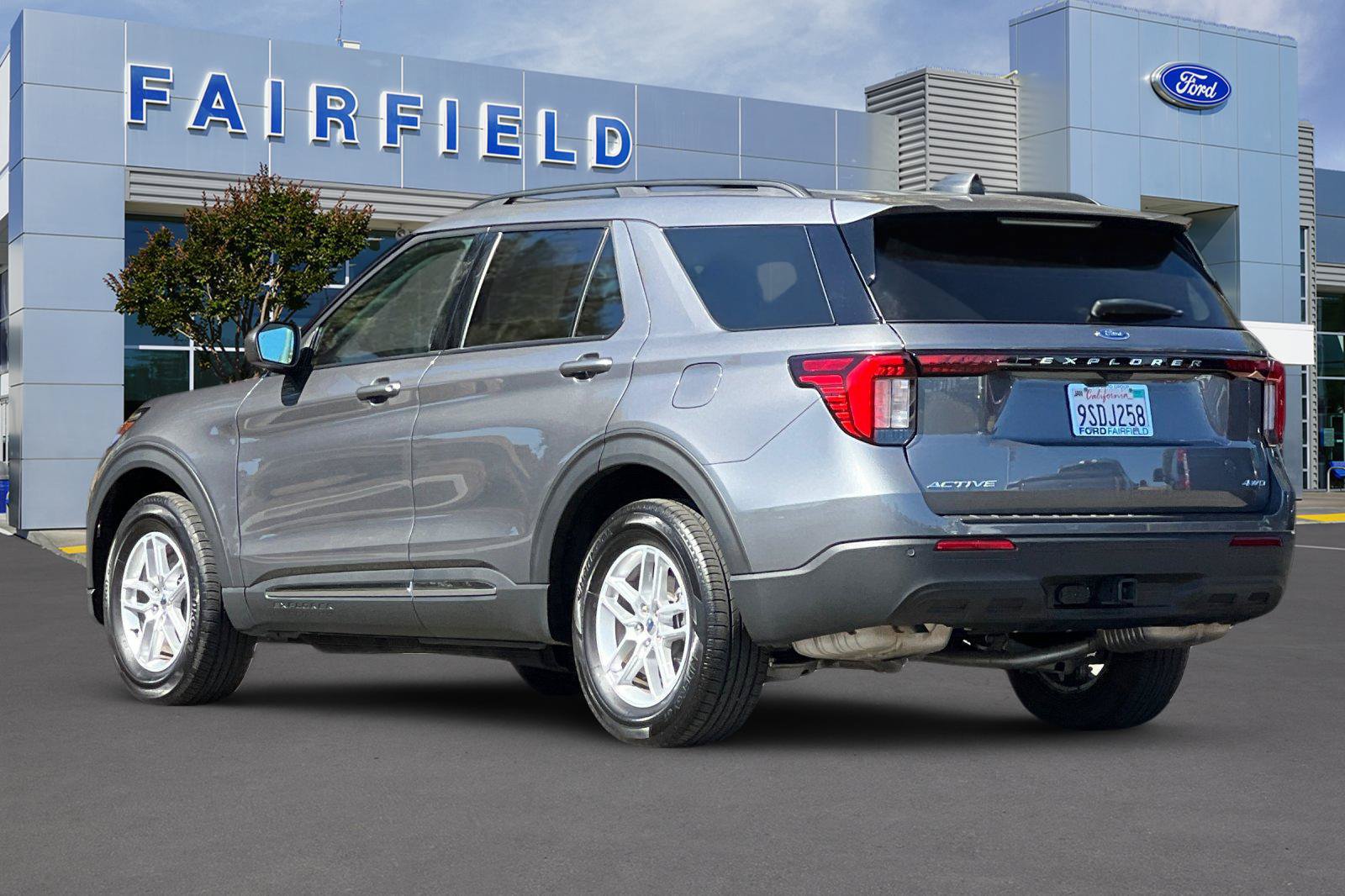 Certified 2025 Ford Explorer Active AWD/4WD image 10