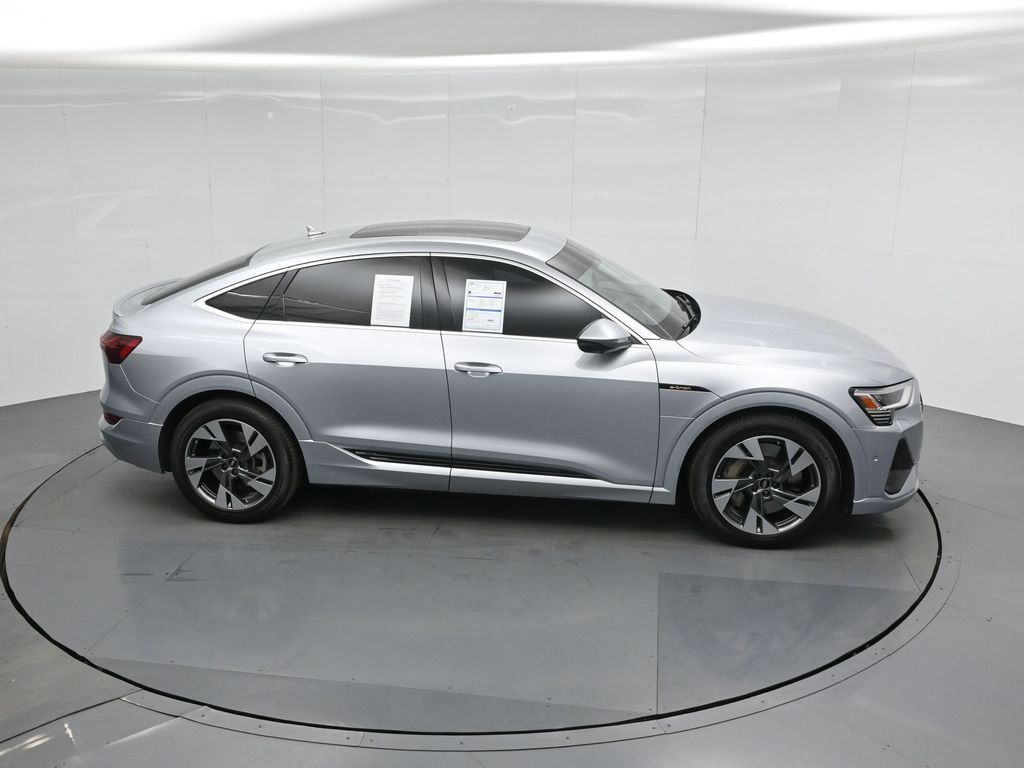 Used 2022 Audi e-tron Premium Plus image 56