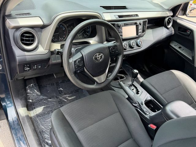 Used 2018 Toyota RAV4 LE FWD image 32