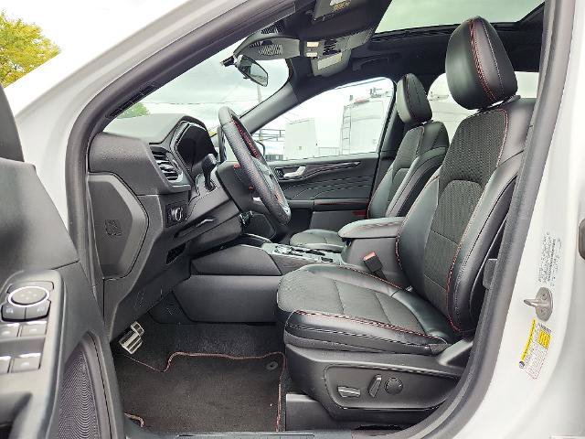 Certified 2023 Ford Escape ST-Line w/ Tech Pack #1 AWD/4WD image 13