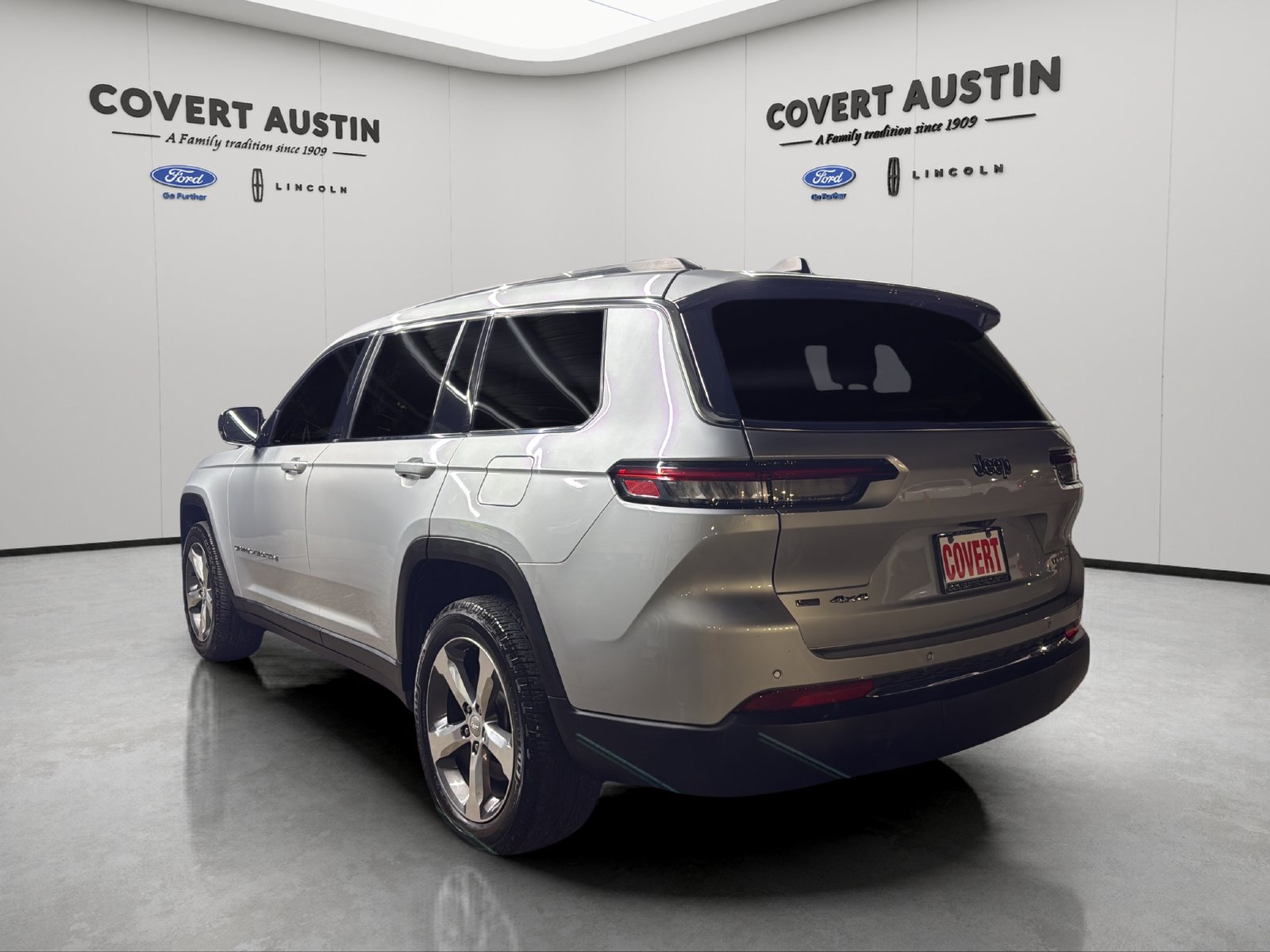 Used 2021 Jeep Grand Cherokee L Limited w/ Luxury Tech Group II AWD/4WD image 3
