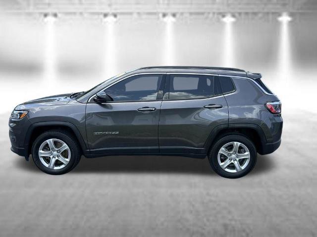 Used 2023 Jeep Compass Latitude w/ Convenience Group AWD/4WD image 4