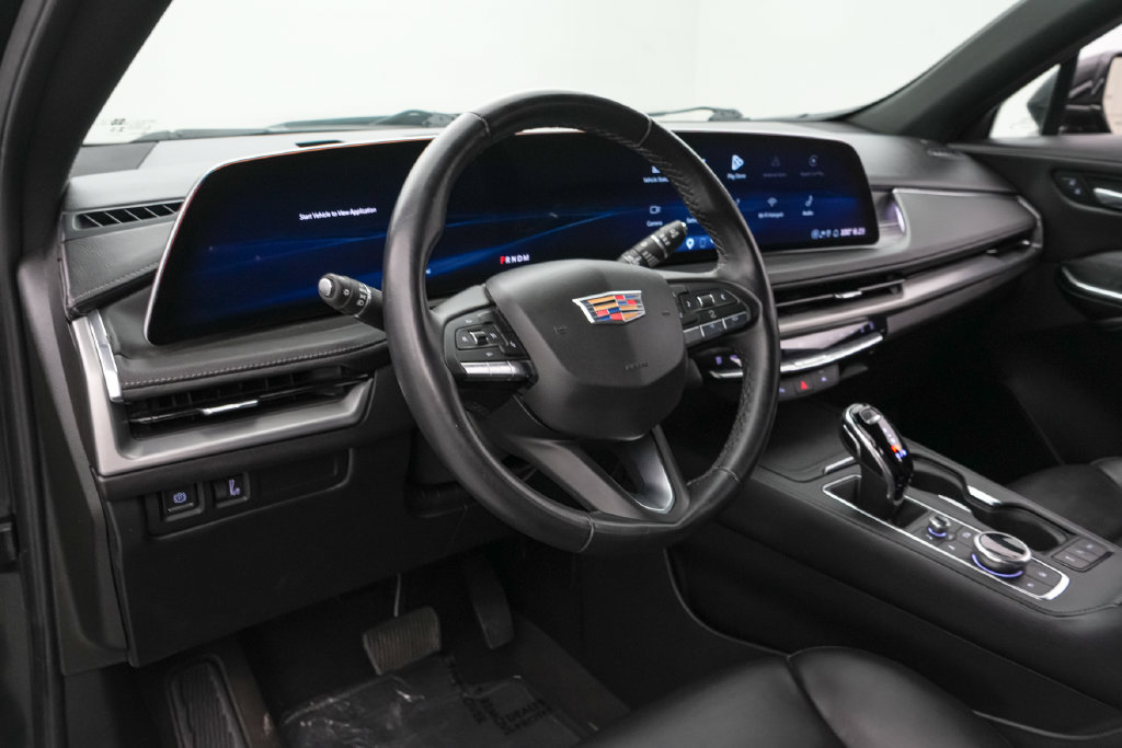 Used 2025 Cadillac XT4 Premium Luxury FWD image 12