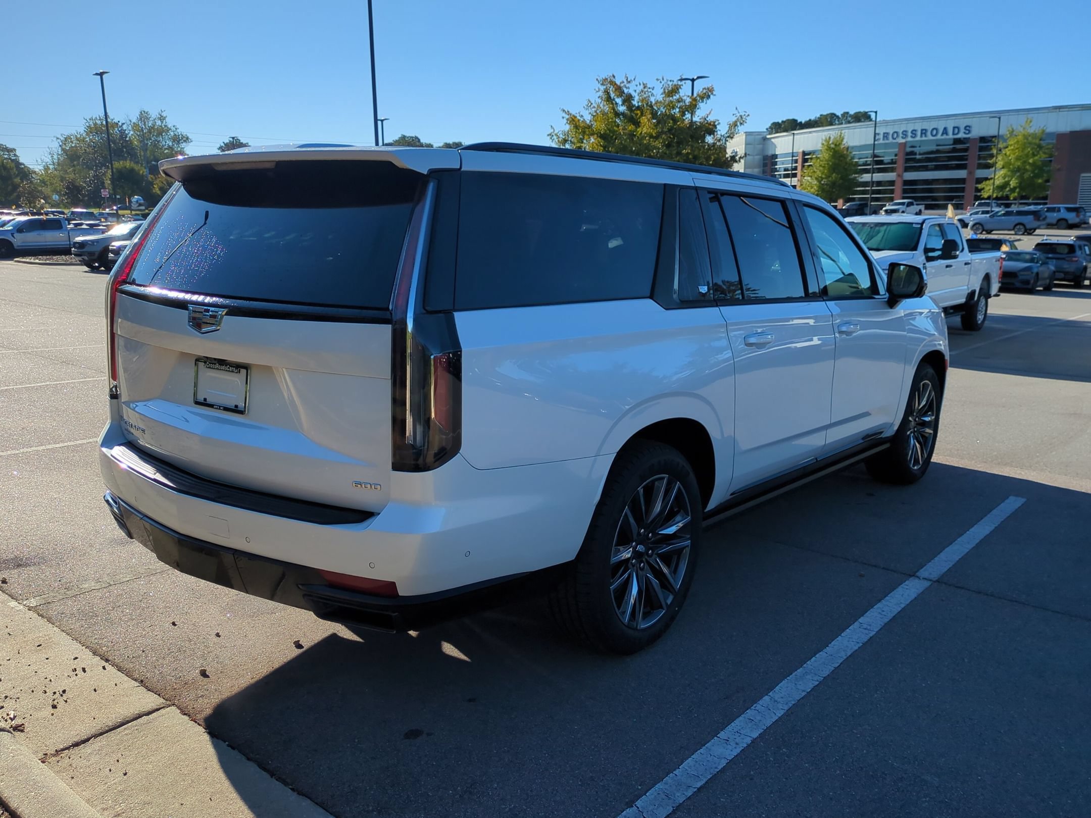 Used 2024 Cadillac Escalade ESV Sport Platinum AWD/4WD image 4