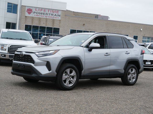 Used 2025 Toyota RAV4 XLE AWD/4WD image 7