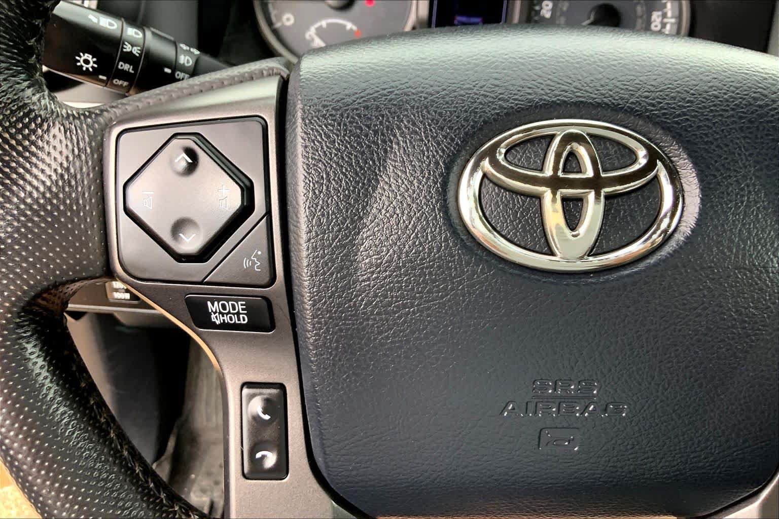 Used 2017 Toyota Tacoma TRD Off-Road w/ Tow Package AWD/4WD image 24