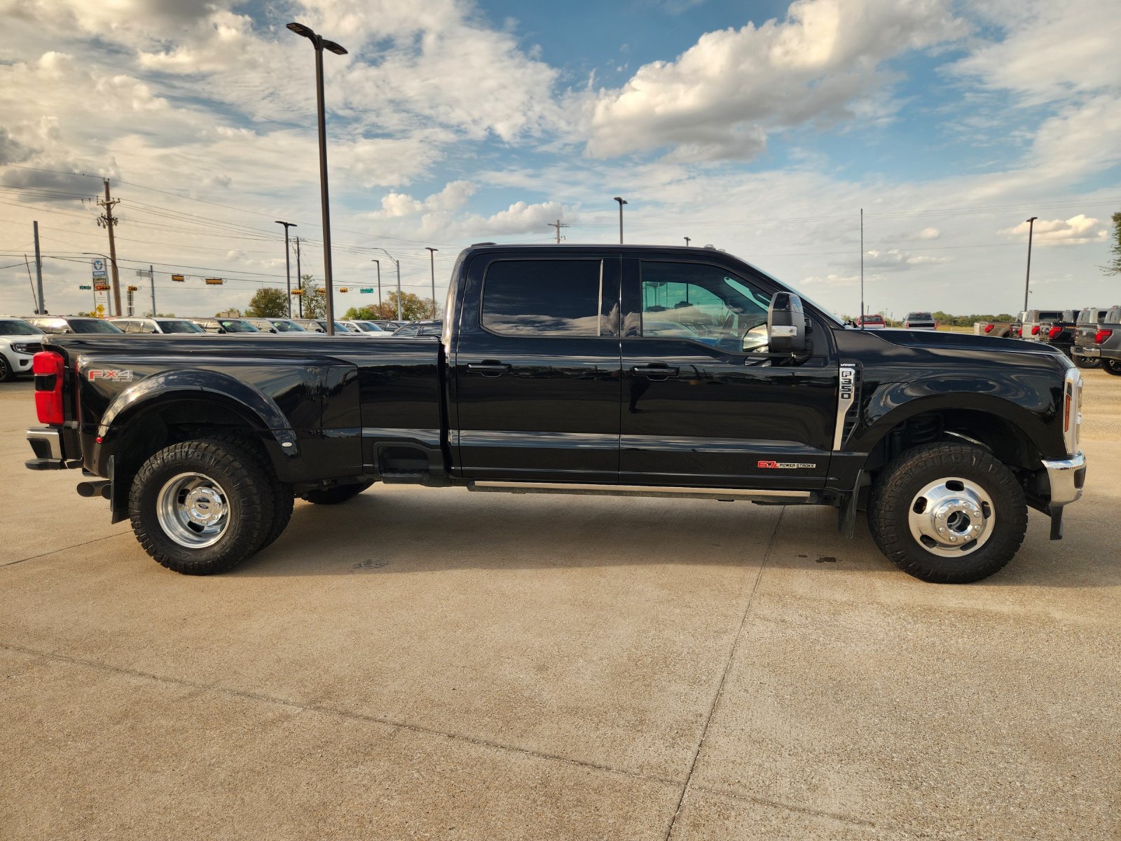 Certified 2024 Ford F350 Lariat w/ Lariat Ultimate Package AWD/4WD image 7