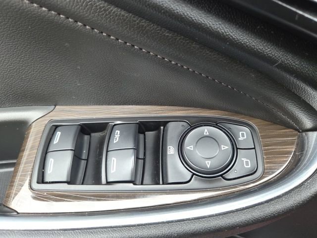 Used 2022 Chevrolet Malibu Premier image 24