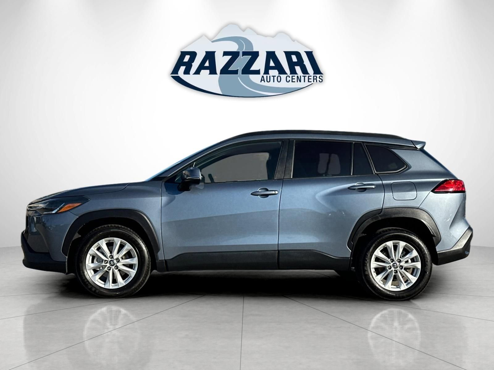 Used 2022 Toyota Corolla Cross LE image 2