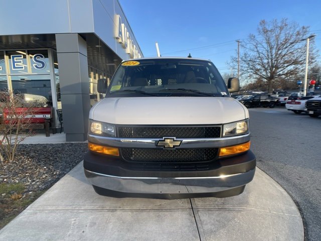 Used 2024 Chevrolet Express 2500 Work Van w/ Driver Convenience Package image 3