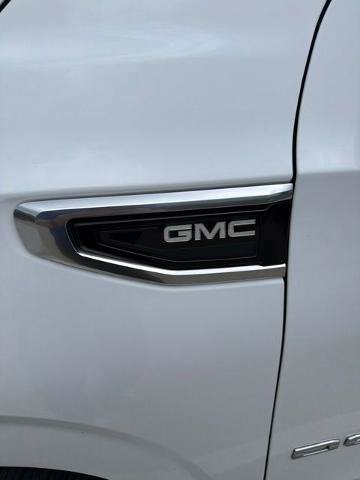 Used 2023 GMC Yukon Denali AWD/4WD image 5