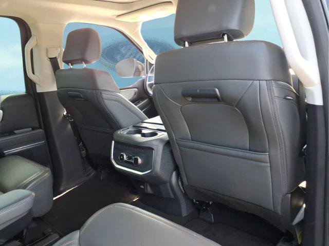 Certified 2025 Ford Expedition Active AWD/4WD image 18