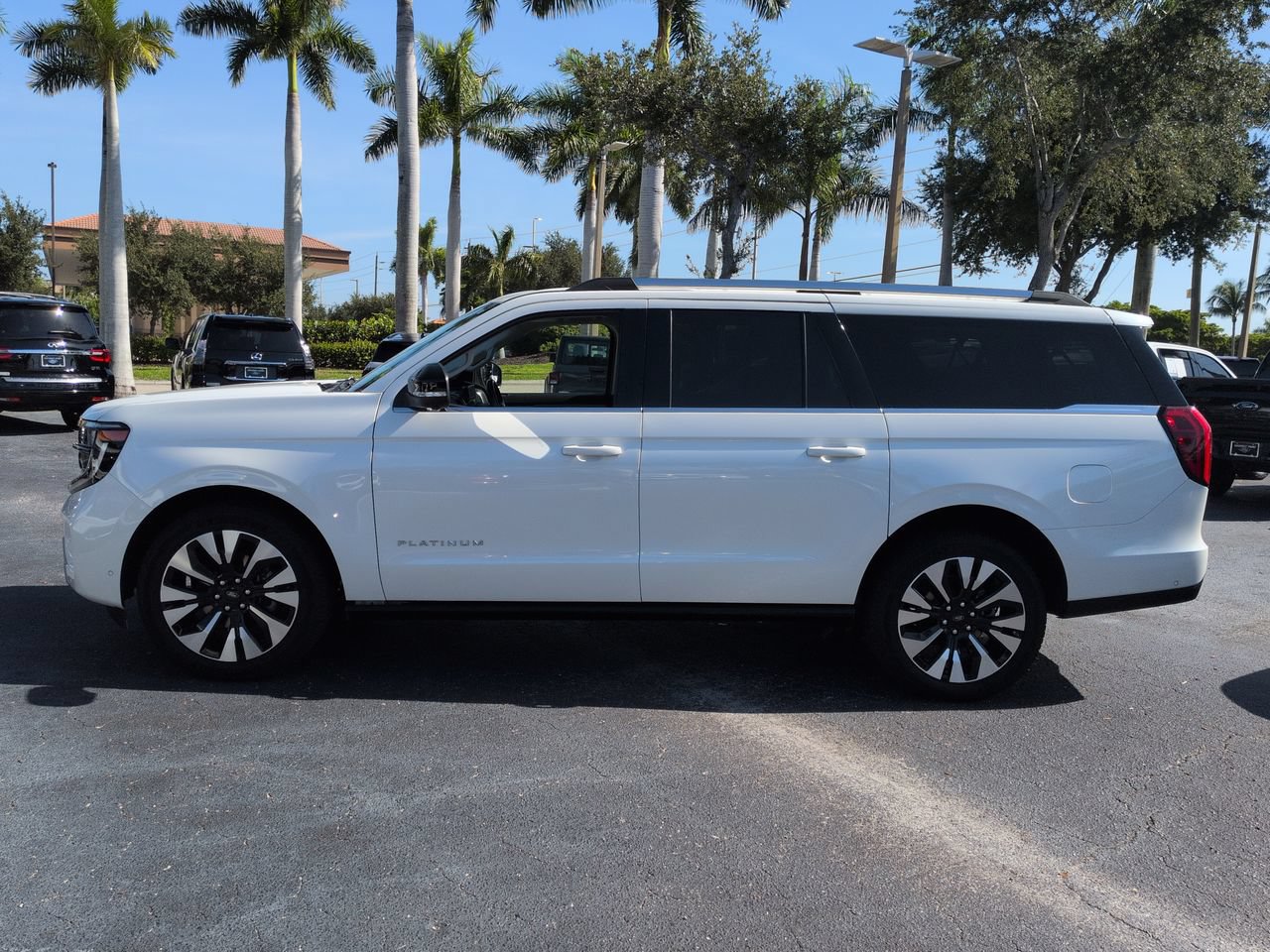Certified 2025 Ford Expedition Max Platinum w/ Driver's Package AWD/4WD image 7