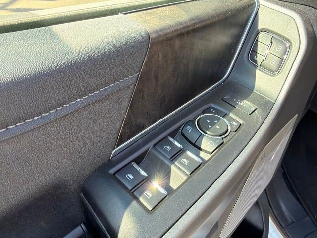 Certified 2025 Ford F250 Lariat AWD/4WD image 17