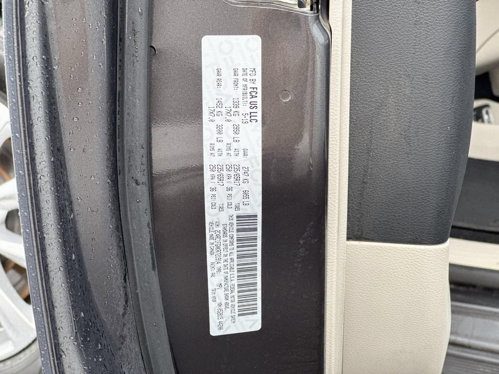 Used 2019 Chrysler Pacifica Touring Plus w/ Advanced Safetytec Group FWD image 31