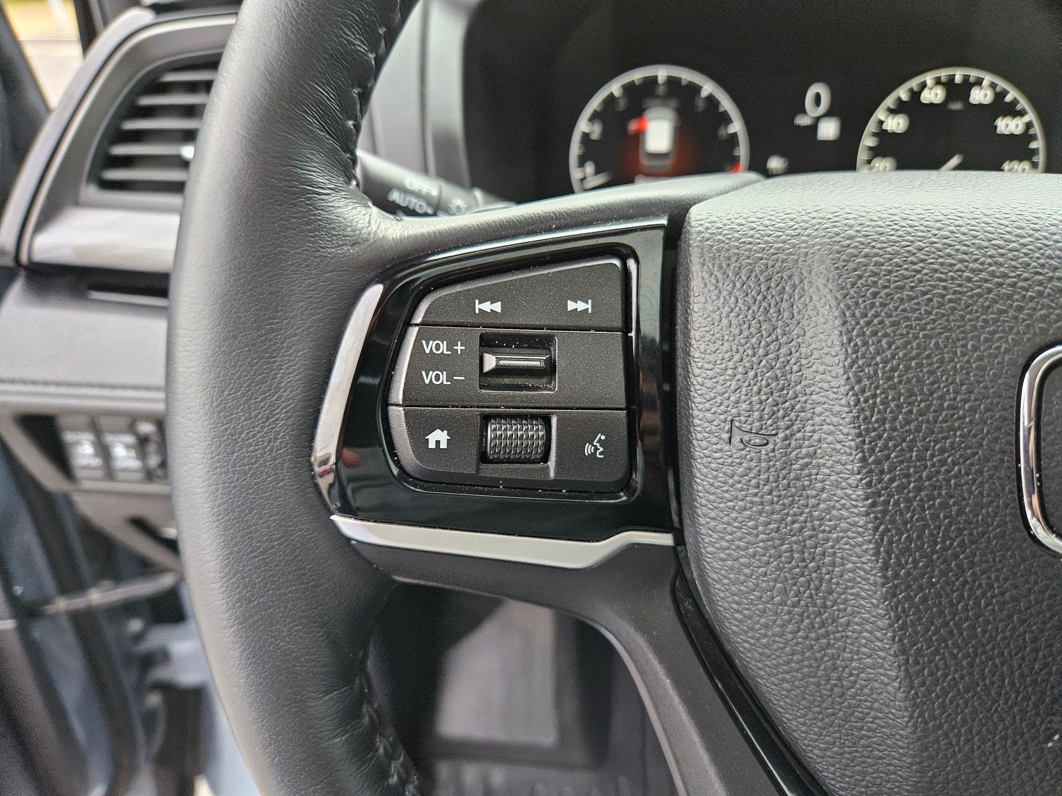 Used 2025 Honda Odyssey Elite image 20