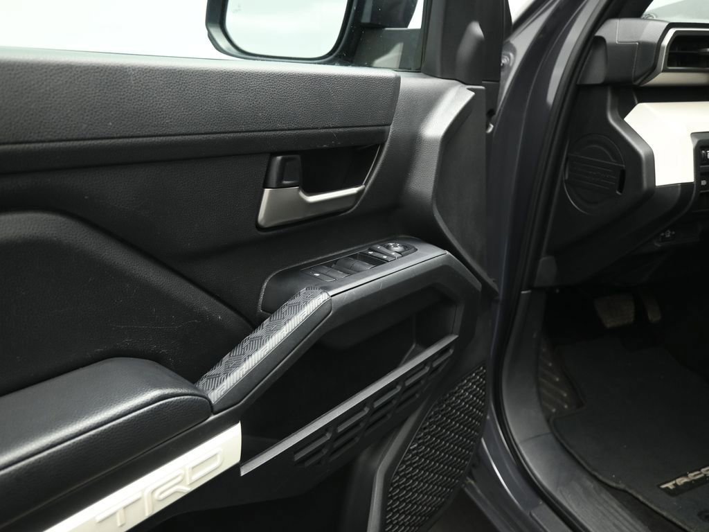 Used 2024 Toyota Tacoma TRD Off-Road image 32