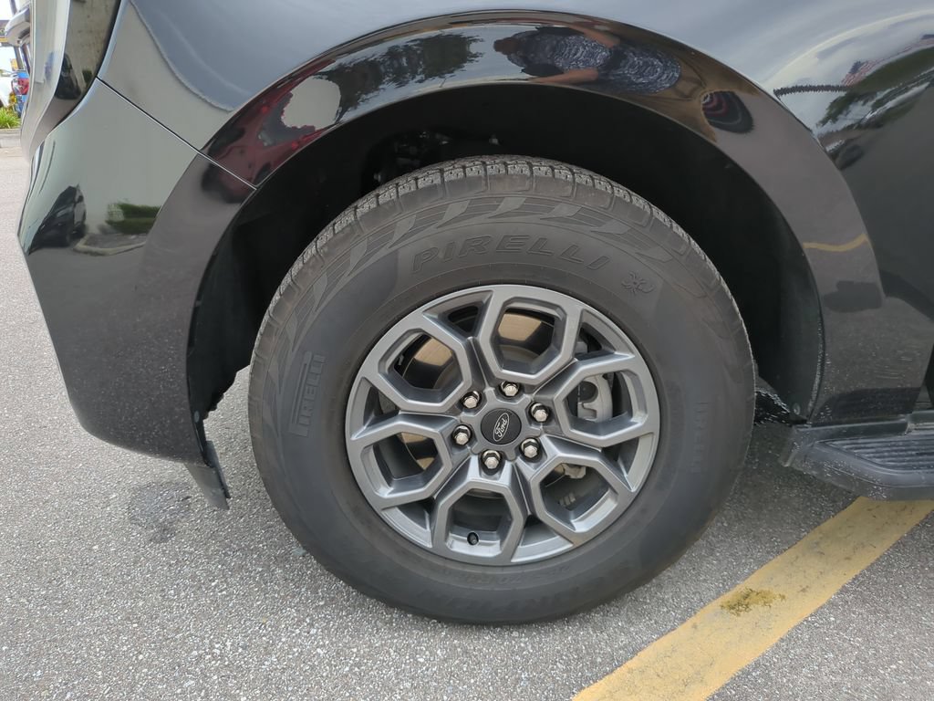Certified 2025 Ford Expedition Active AWD/4WD image 39