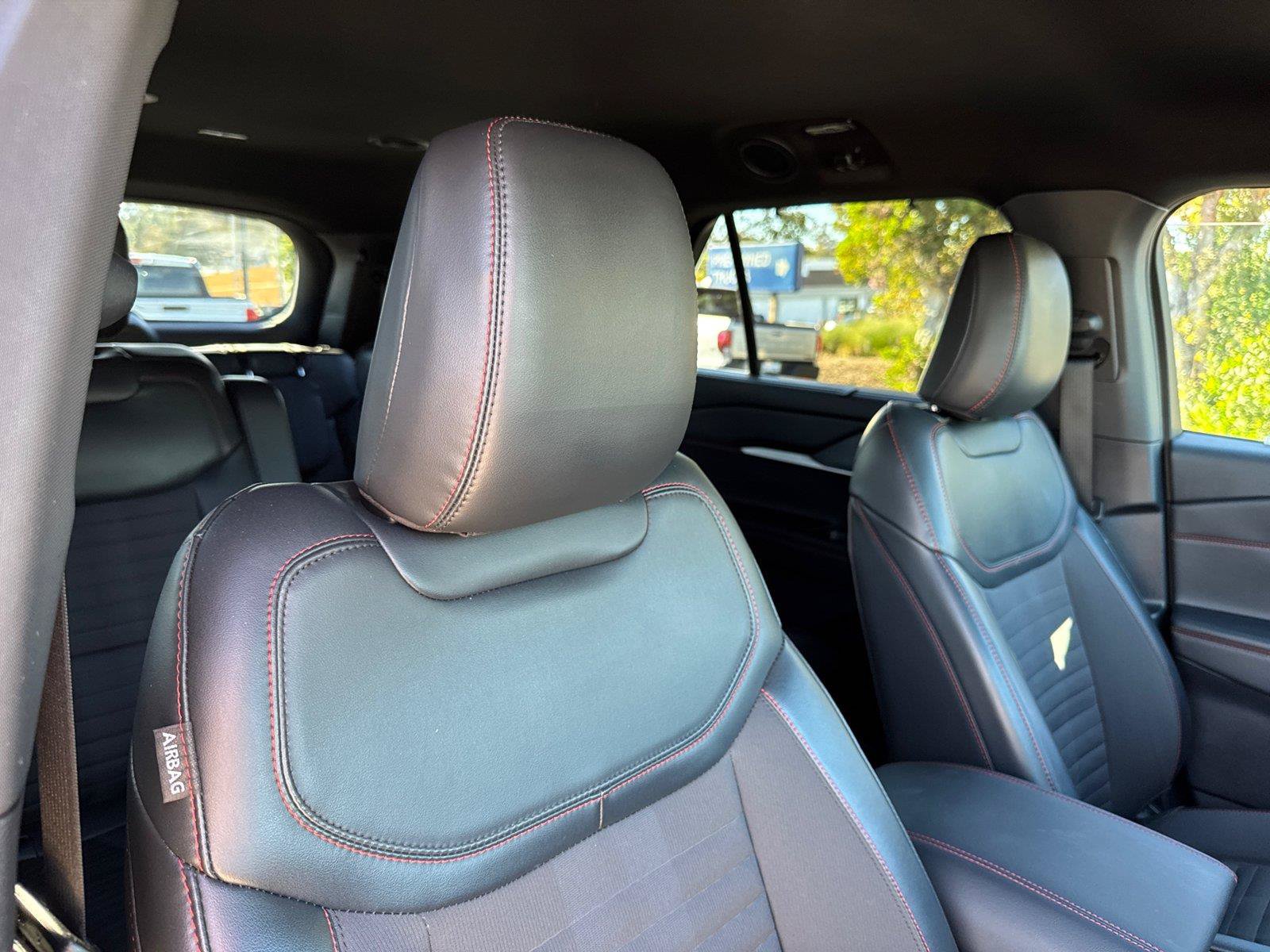 Certified 2025 Ford Explorer ST-Line w/ Premium Package RWD image 16