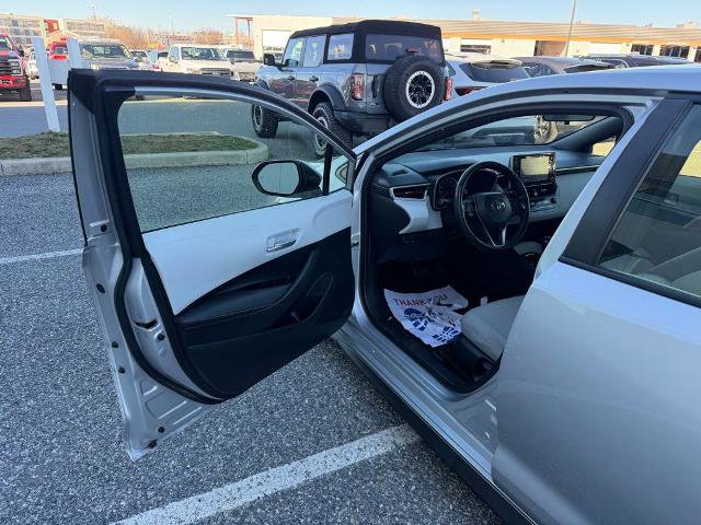 Used 2022 Toyota Corolla SE w/ SE Preferred Package image 10