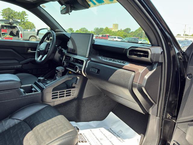 Used 2024 Toyota Tacoma TRD Off-Road w/ TRD Off Road Premium Package AWD/4WD image 13