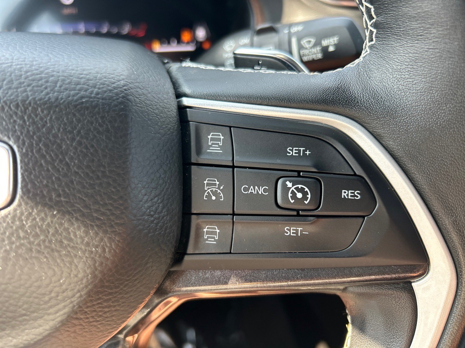 Used 2022 Jeep Grand Cherokee Altitude AWD/4WD image 23