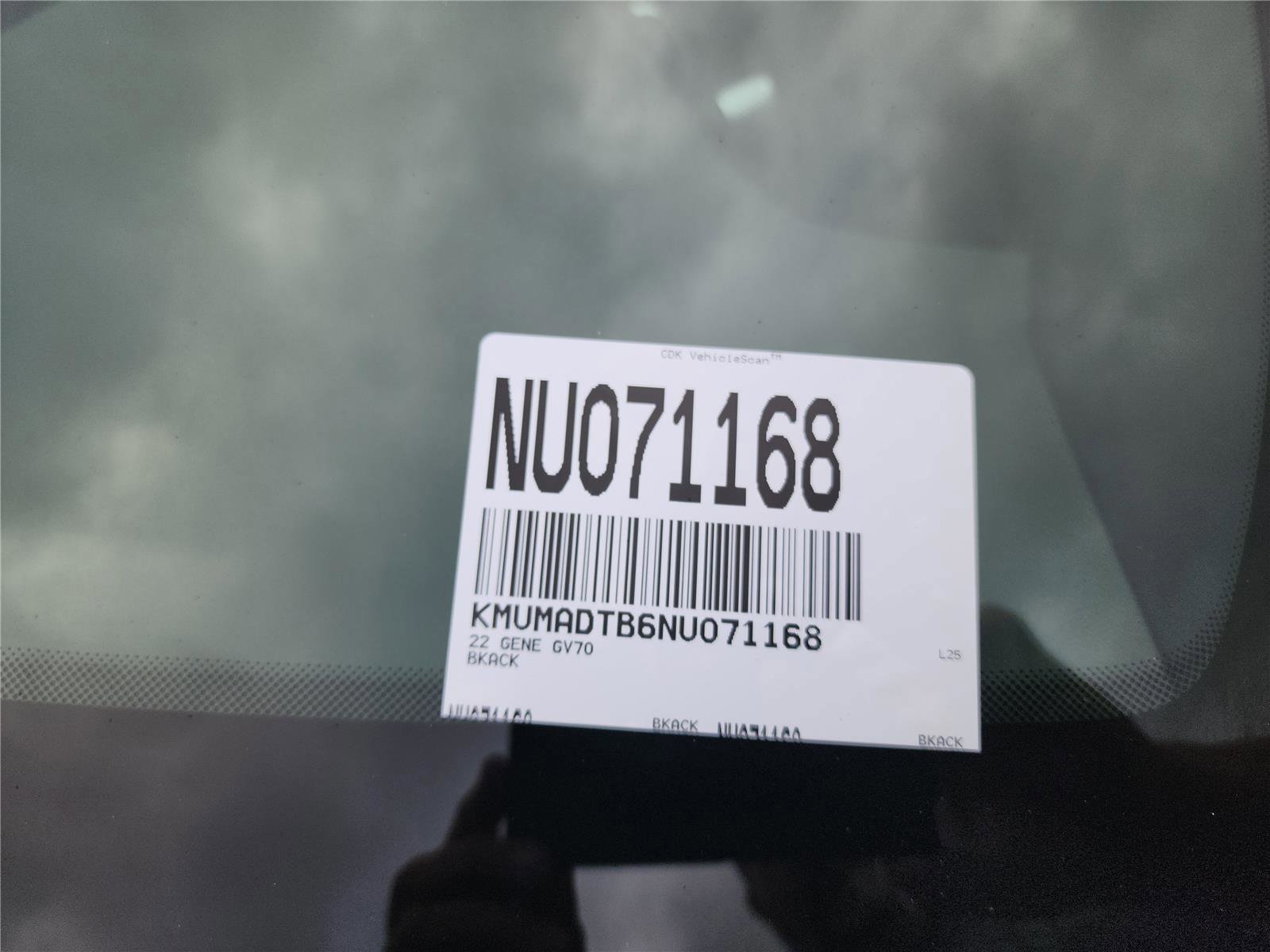 Used 2022 Genesis GV70 2.5T w/ Advanced Package image 10