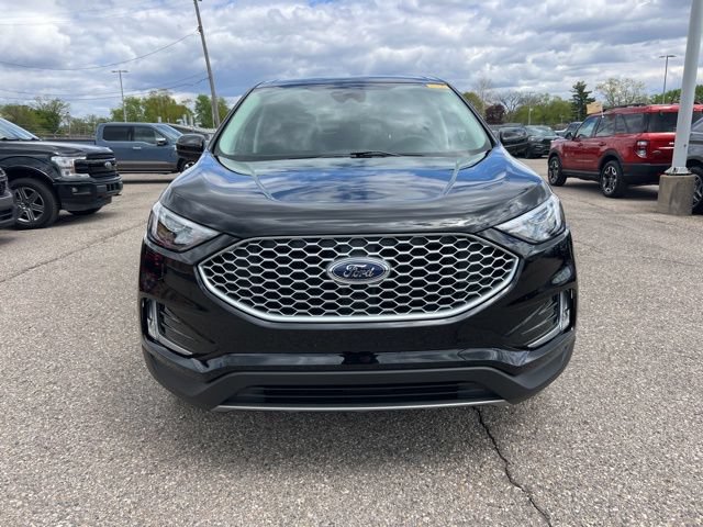 Certified 2024 Ford Edge SEL w/ Convenience Package AWD/4WD image 2