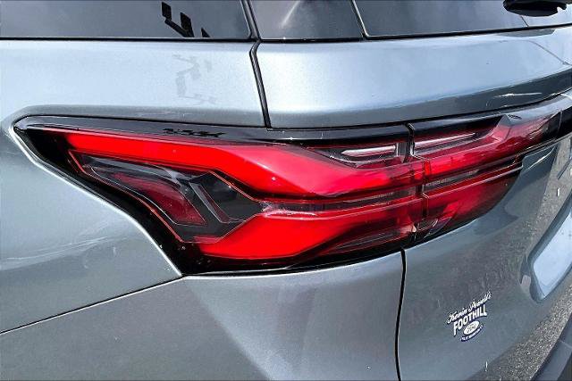 Used 2023 Chevrolet Traverse LT FWD image 31
